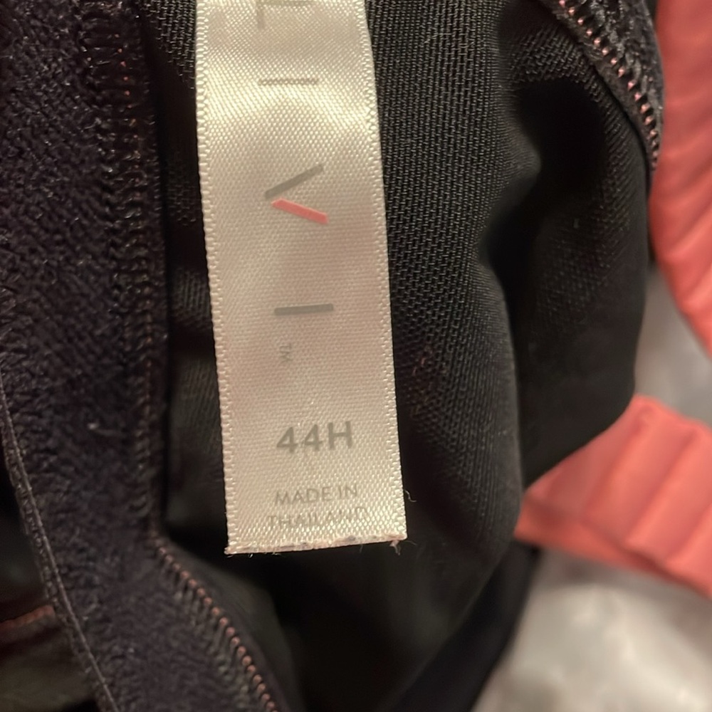 Livi Max Support Underwire Sports Bra 44H comfort straps - Picture 6 of 6